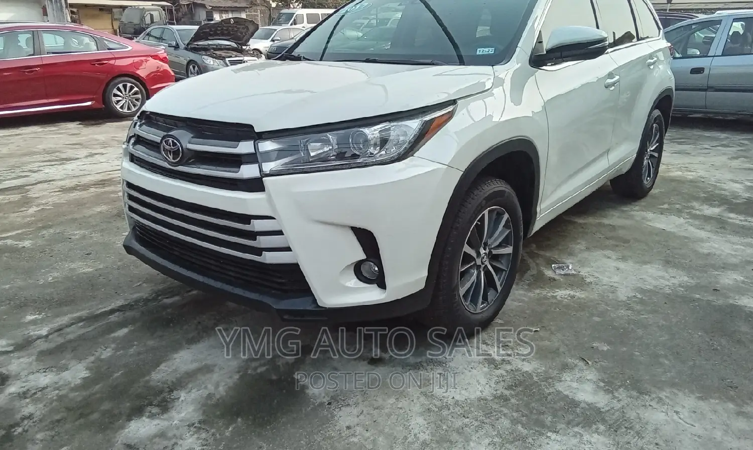 Toyota Highlander XLE 4x2 V6 (3.5L 6cyl 8A) 2017 White