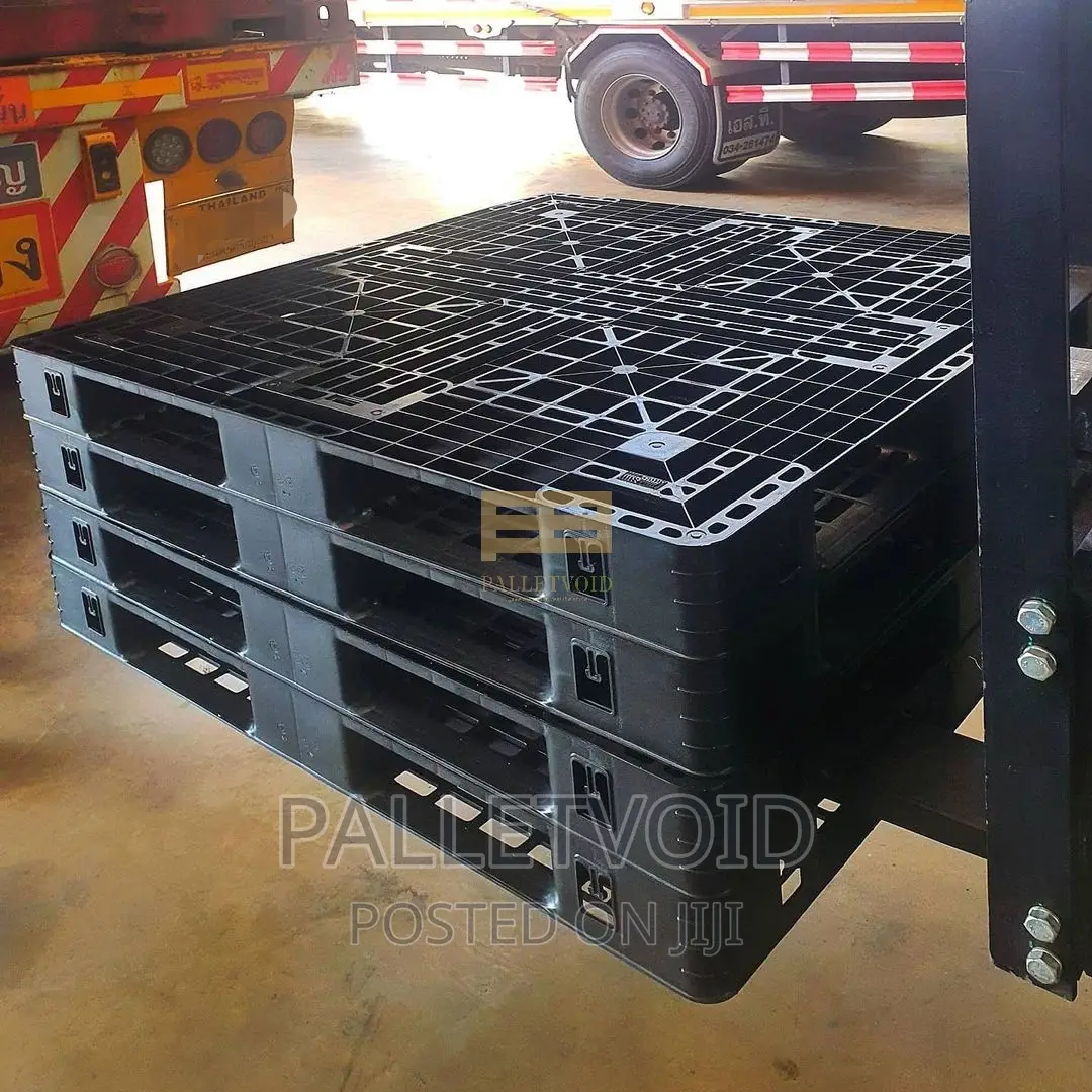 Heavyduty Plastic Pallet That Carries Weight of the World