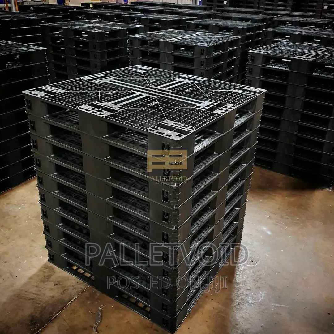 Heavyduty Plastic Pallet That Carries Weight of the World