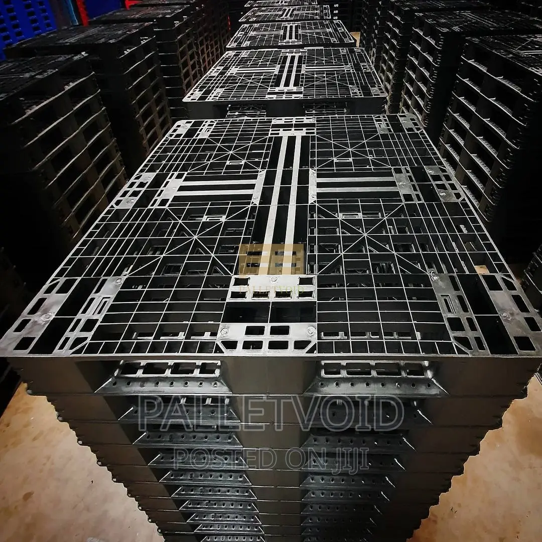Heavyduty Plastic Pallet That Carries Weight of the World