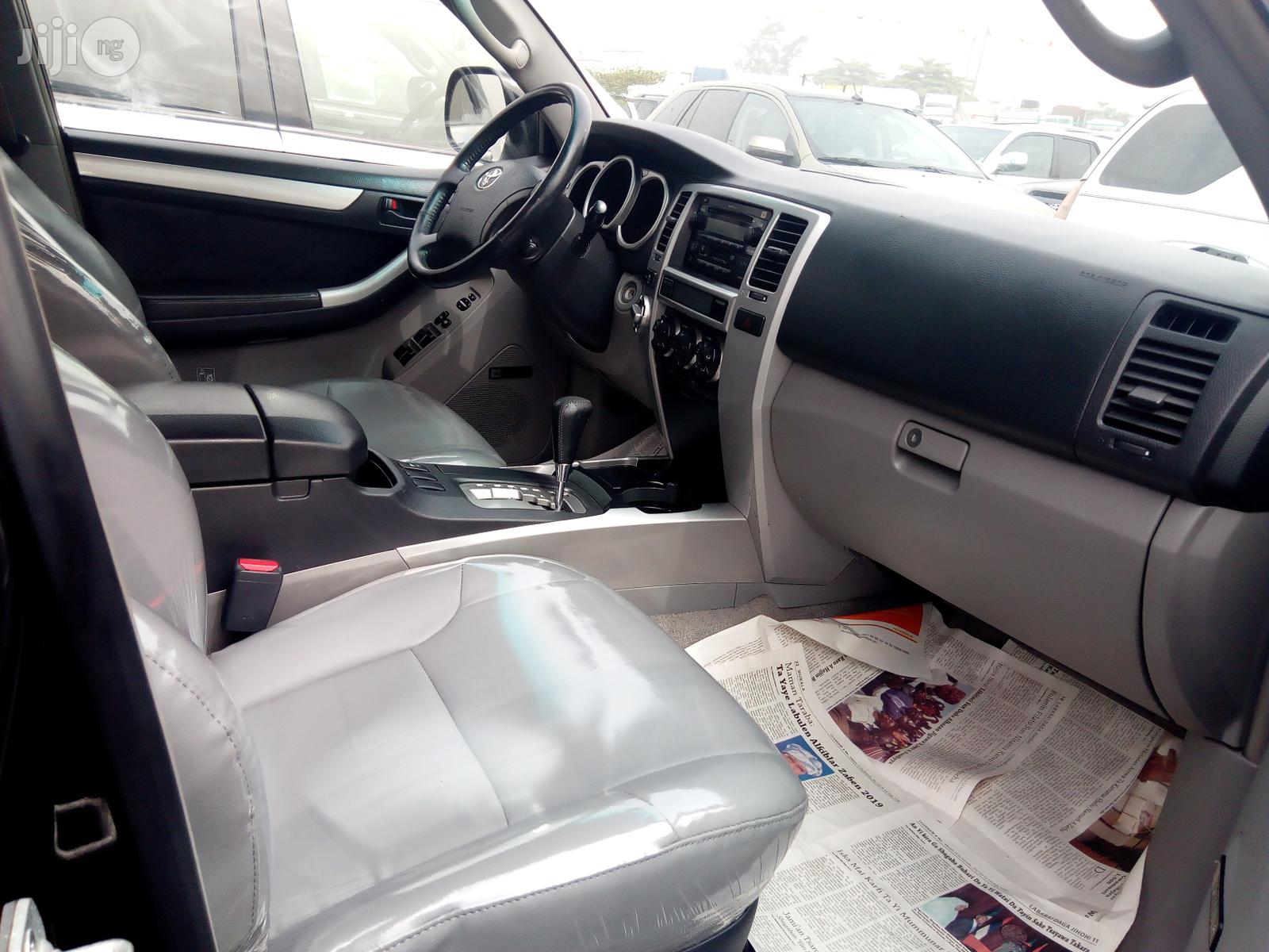 Toyota 4-Runner Limited V6 2005 Black