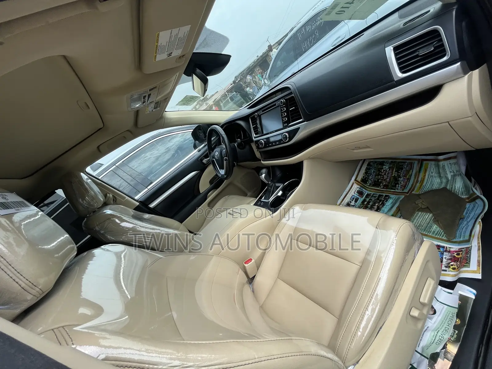 Toyota Highlander XLE 4x4 V6 (3.5L 6cyl 8A) 2018 Brown