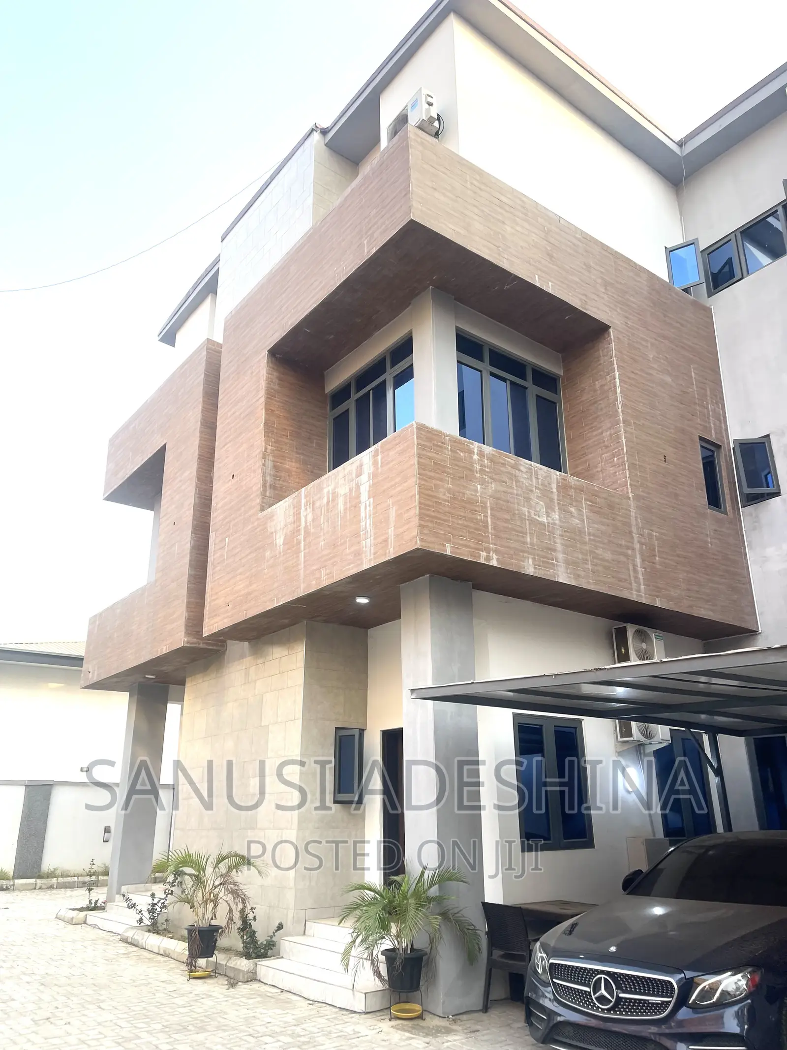4bdrm Duplex in Utako Abuja Nigerian for sale