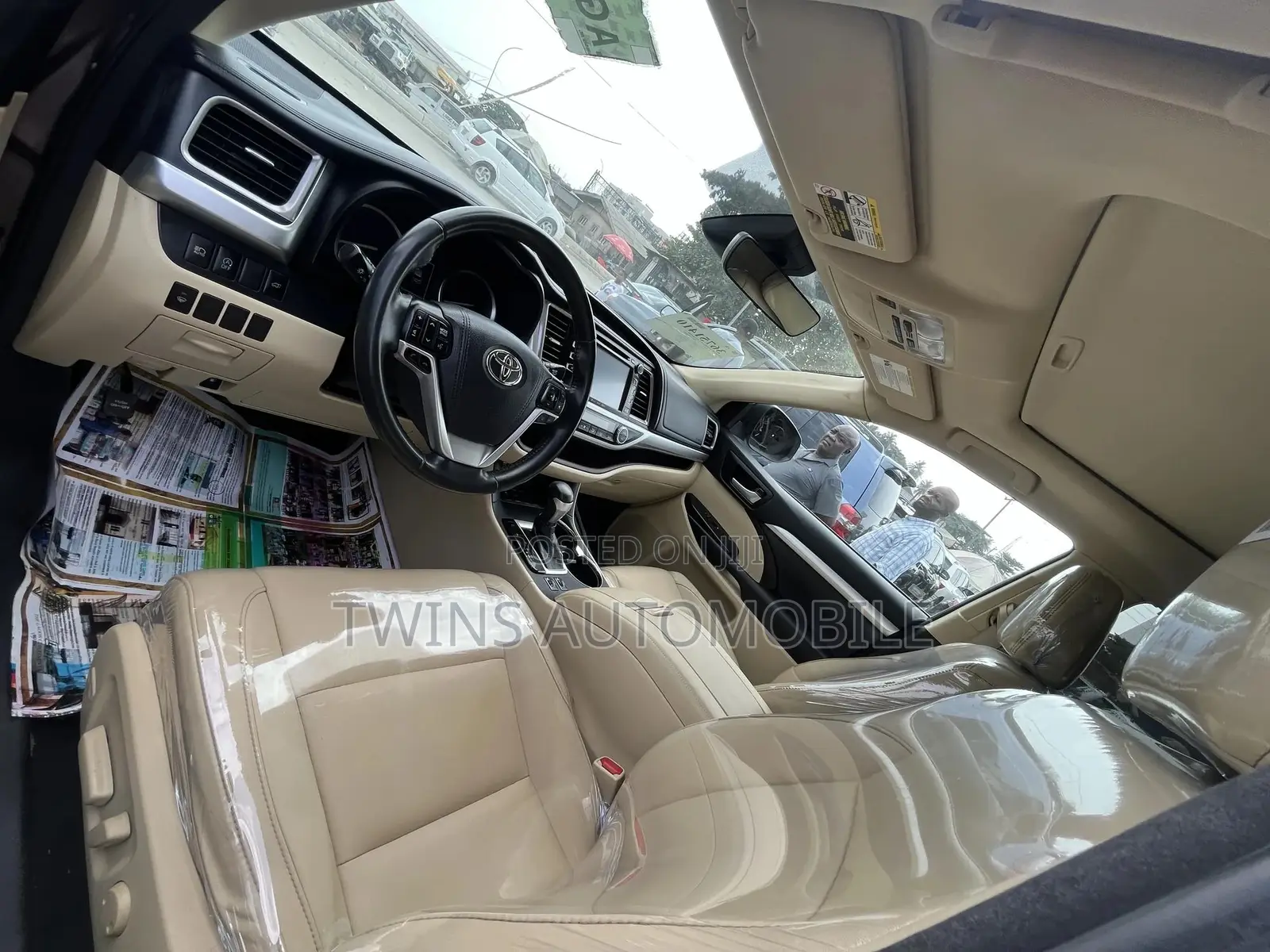 Toyota Highlander XLE 4x4 V6 (3.5L 6cyl 8A) 2018 Brown