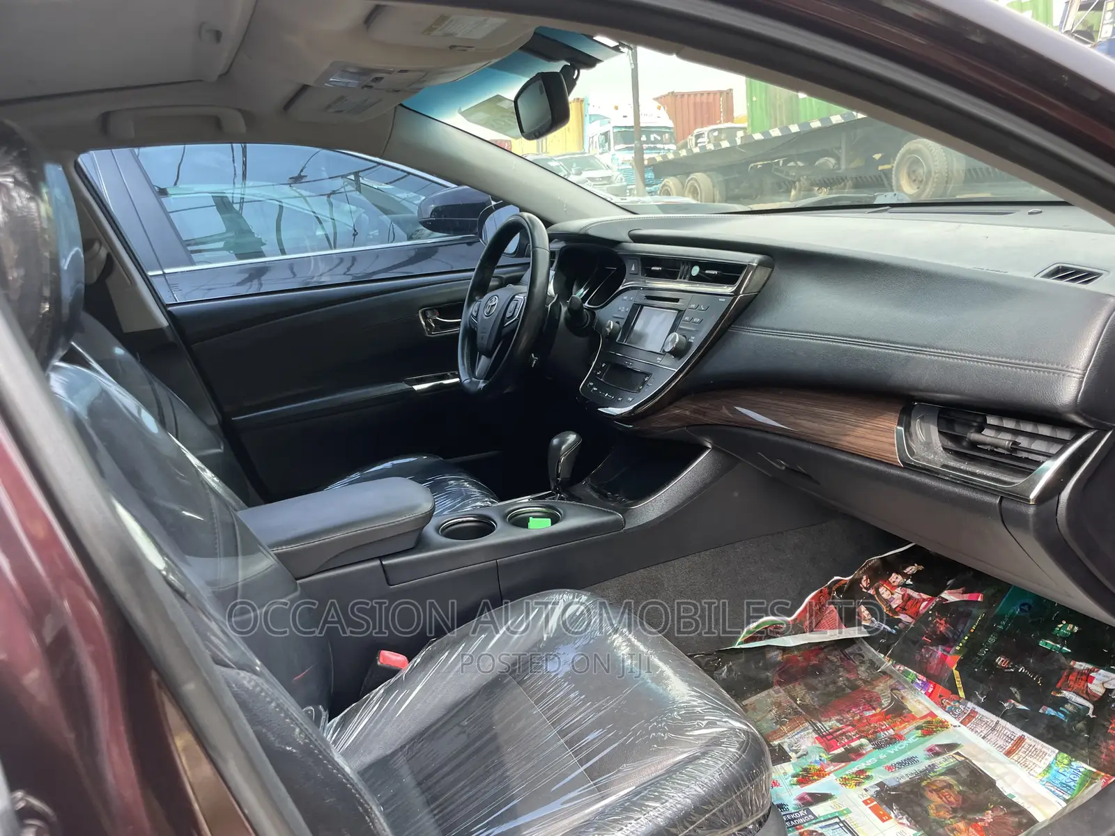 Toyota Avalon XLE Premium Sedan FWD (3.5L 6cyl 6A) 2013 Red