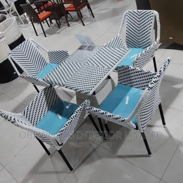 Outdoor Pool Side Restaurant Dining Set With 4 Chairs