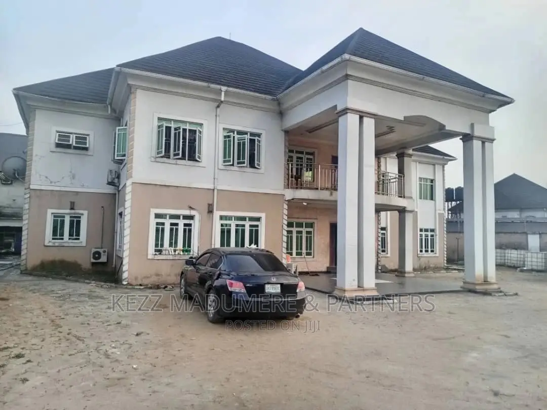8bdrm Duplex in Green Land Estate, for sale