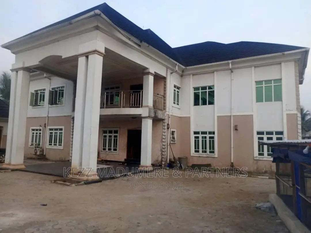 8bdrm Duplex in Green Land Estate, for sale