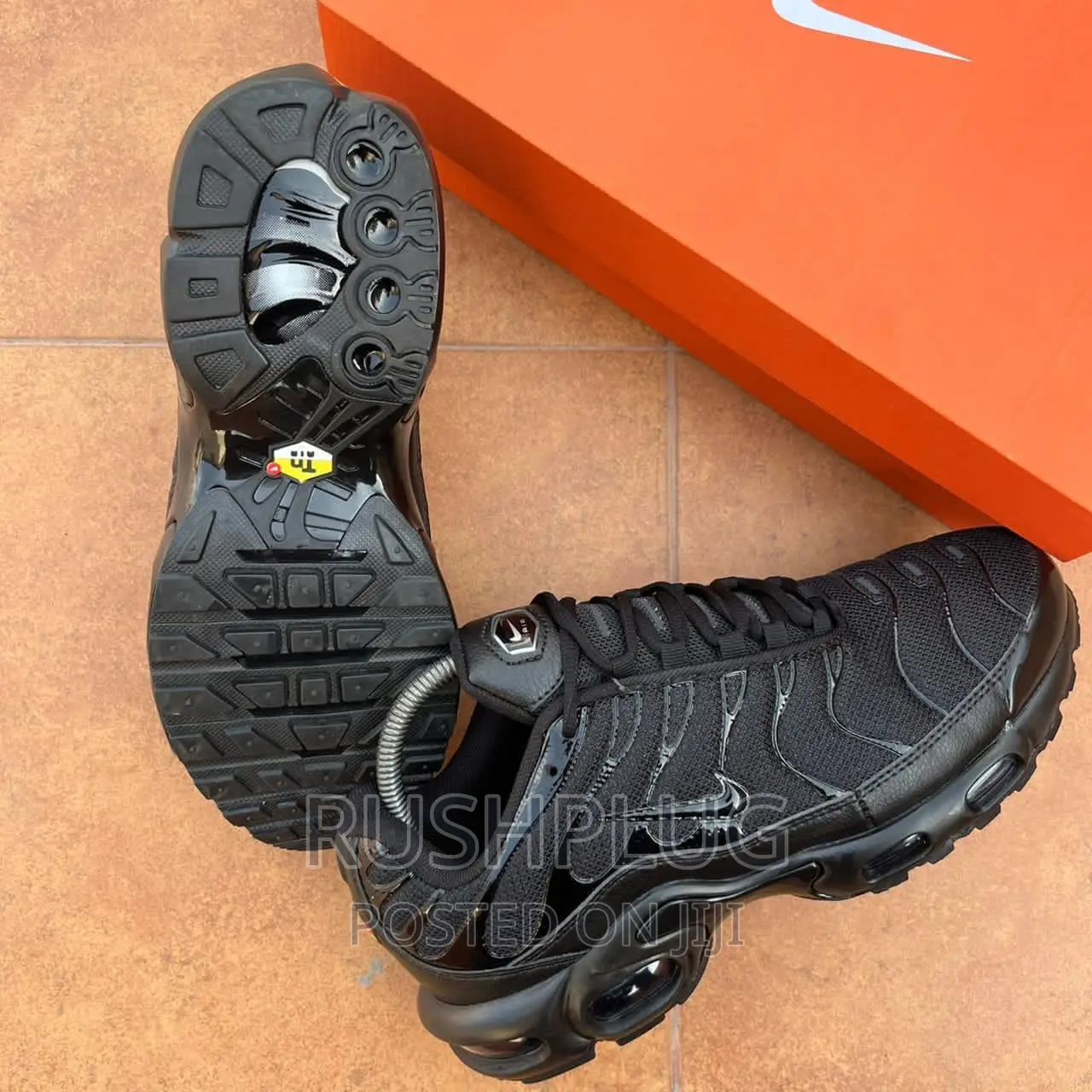Nike Airmax Tn Plus Triple Black Sneakers