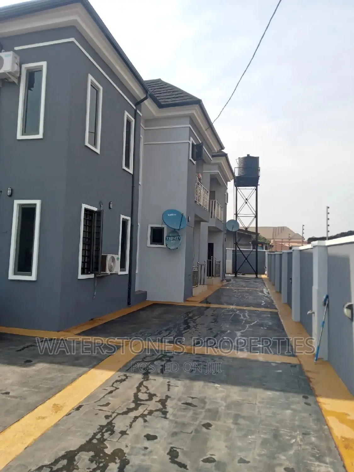 3bdrm Block of Flats in Asaba, Oshimili South for sale