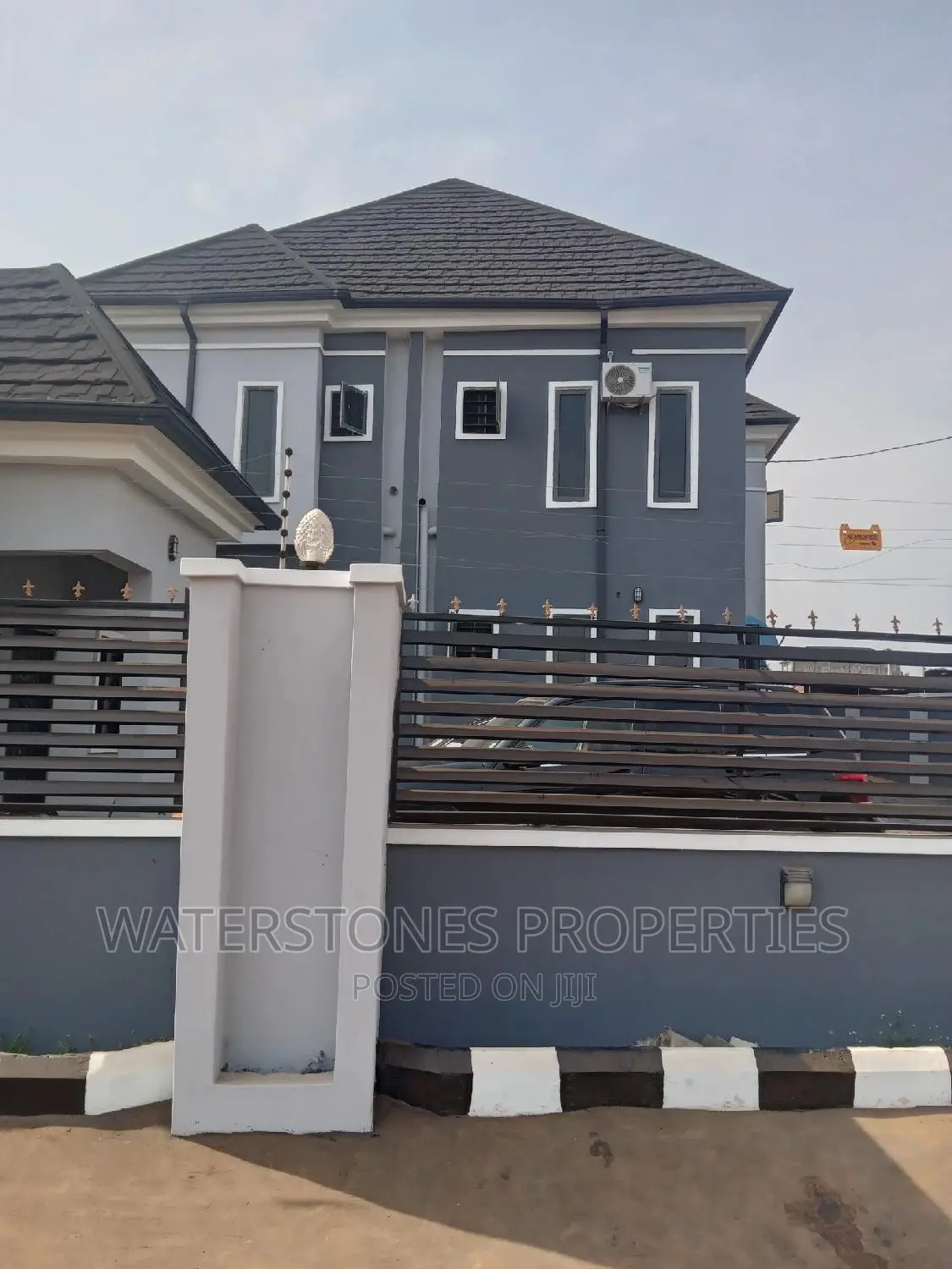 3bdrm Block of Flats in Asaba, Oshimili South for sale