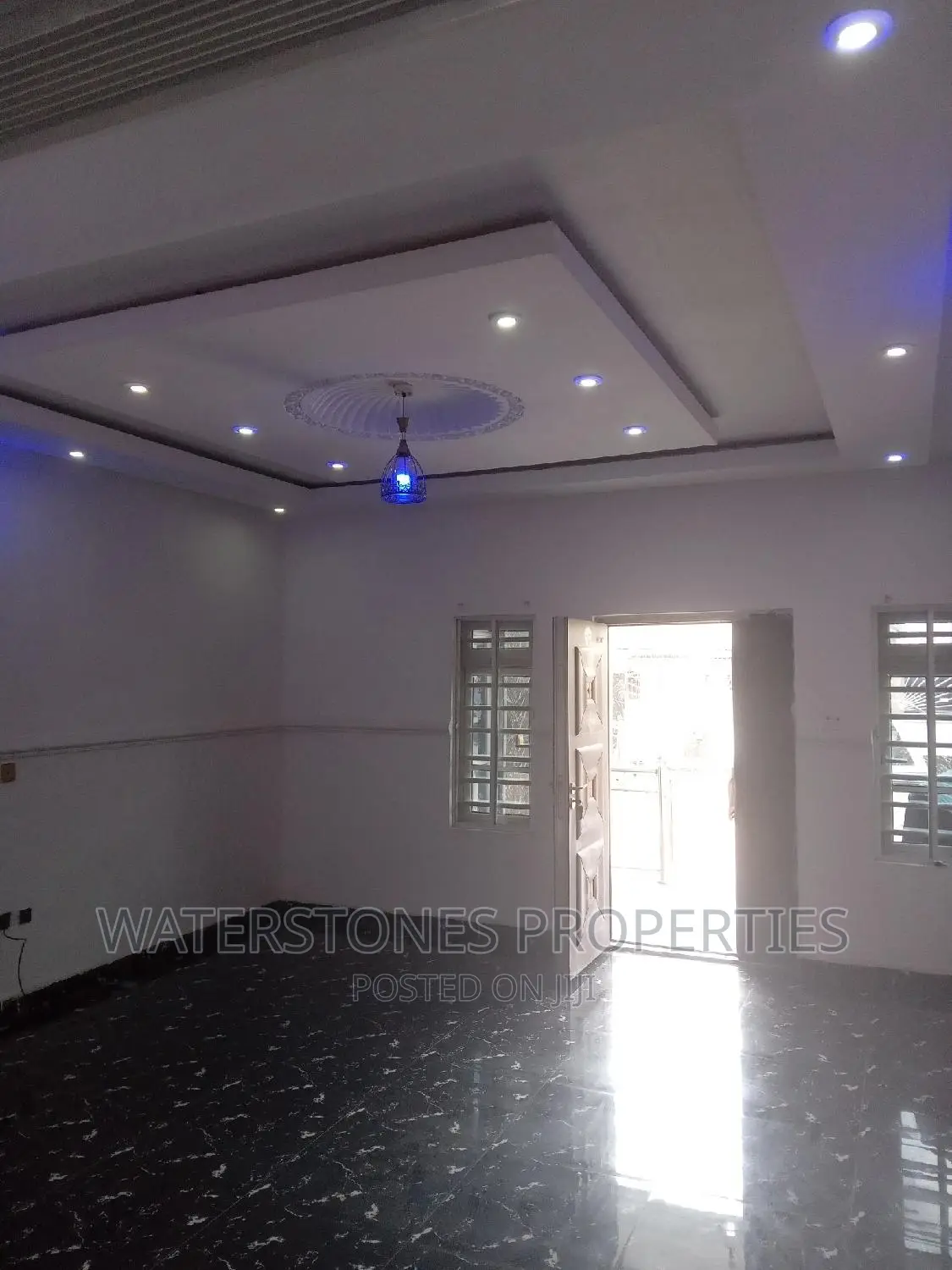 3bdrm Block of Flats in Asaba, Oshimili South for sale