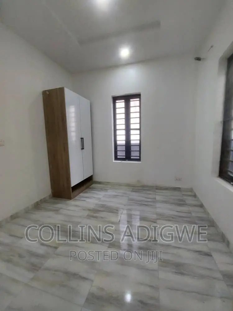 4bdrm Duplex in Vgc for sale