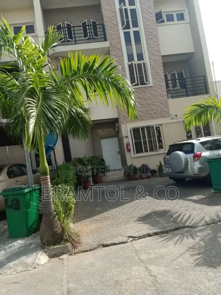 4bdrm Townhouse/Terrace in Idu Industrial for Sale