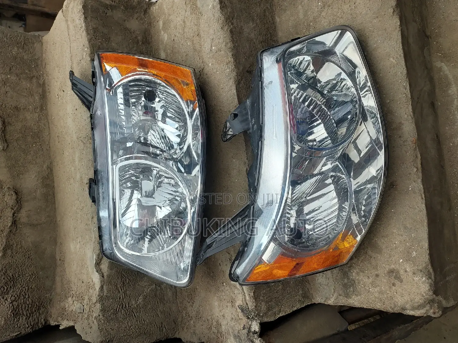 Head Light Pontiac Torrent 2010