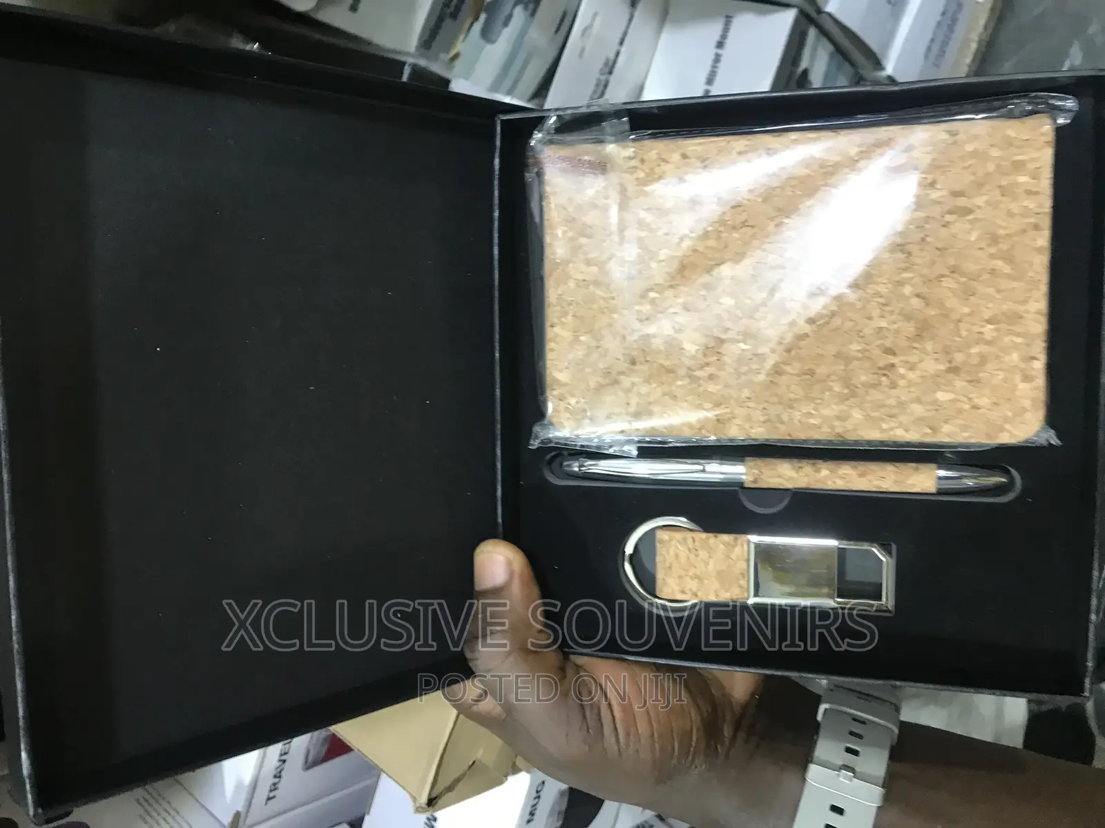 Wood Grain Pen, Keyholder and A5 Notepad Executive Gift