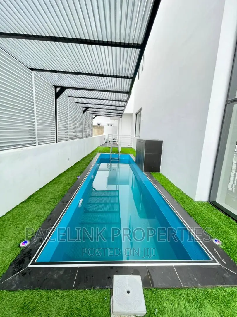 5bdrm Mansion in Chevron for sale