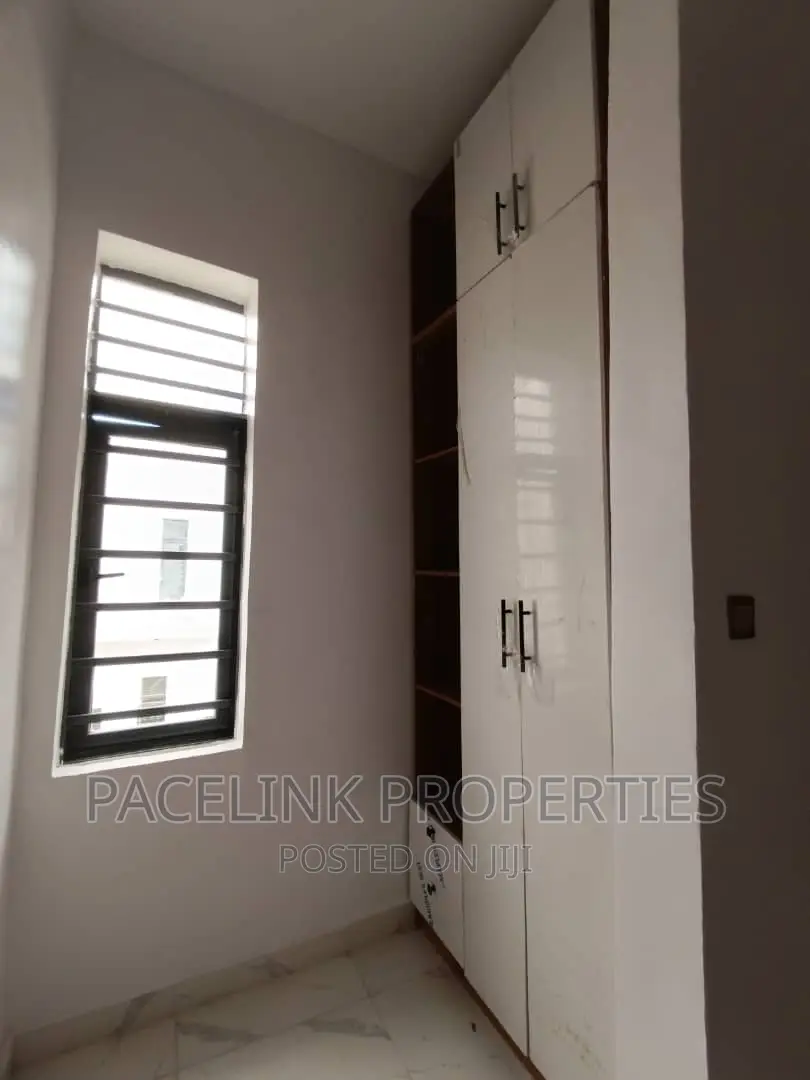 4bdrm Duplex in Ilaje / Lekki for sale