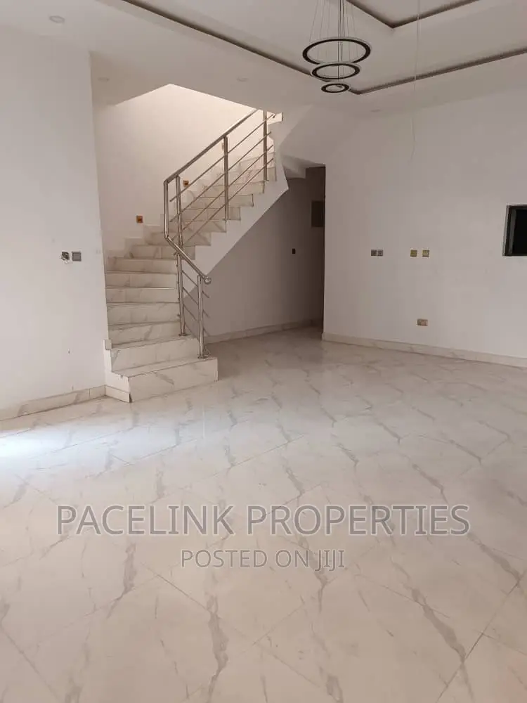 4bdrm Duplex in Ilaje / Lekki for sale