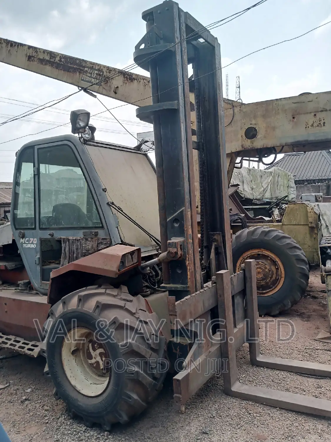 7.5 Tons Manitou Forklift (Standard Company Use)