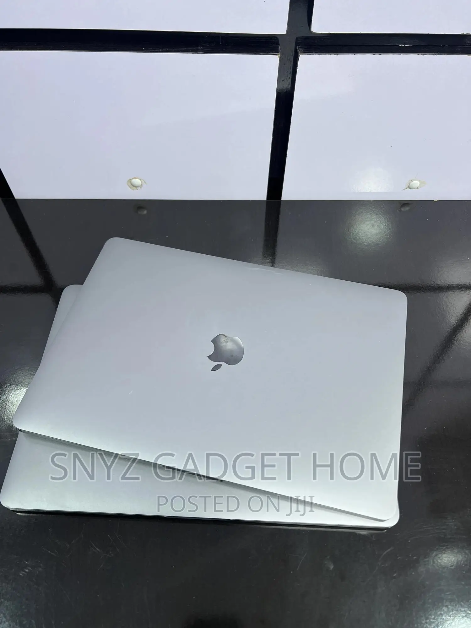 Laptop Apple MacBook Pro 2020 16GB Intel Core I5 SSD 500GB