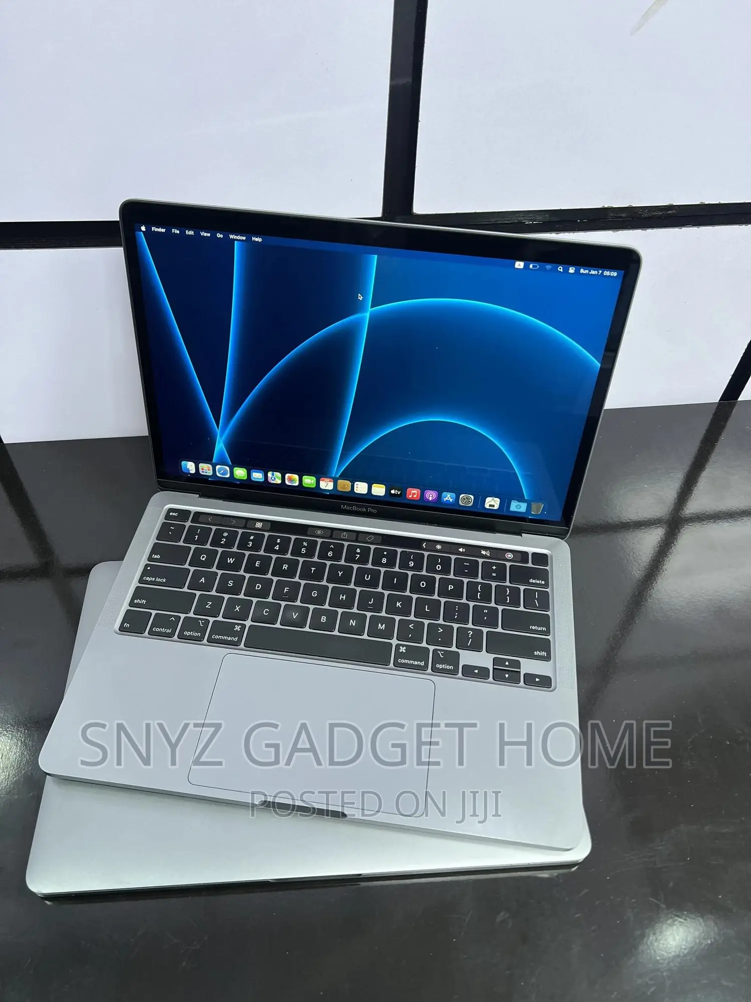 Laptop Apple MacBook Pro 2020 16GB Intel Core I5 SSD 500GB