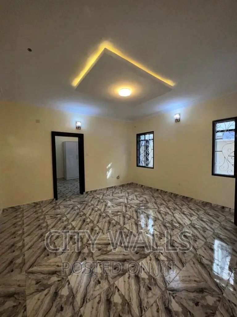 Mini Flat in Idado for rent