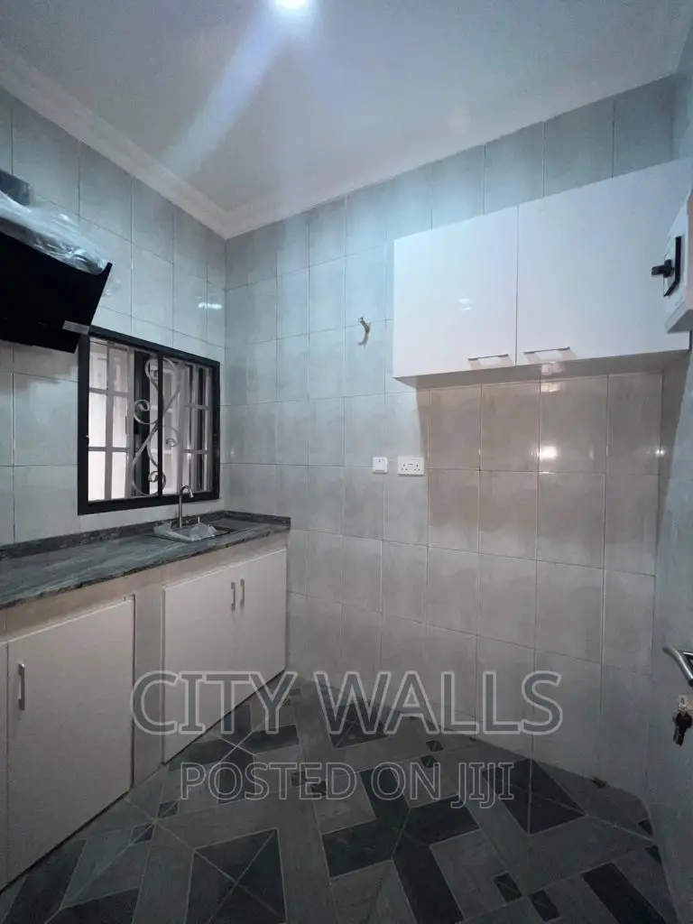Mini Flat in Idado for rent