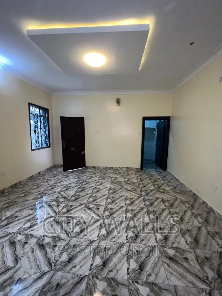 Mini Flat in Idado for rent
