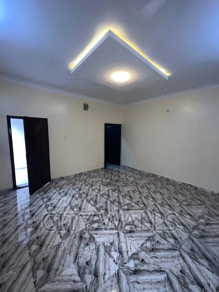 Mini Flat in Idado for rent