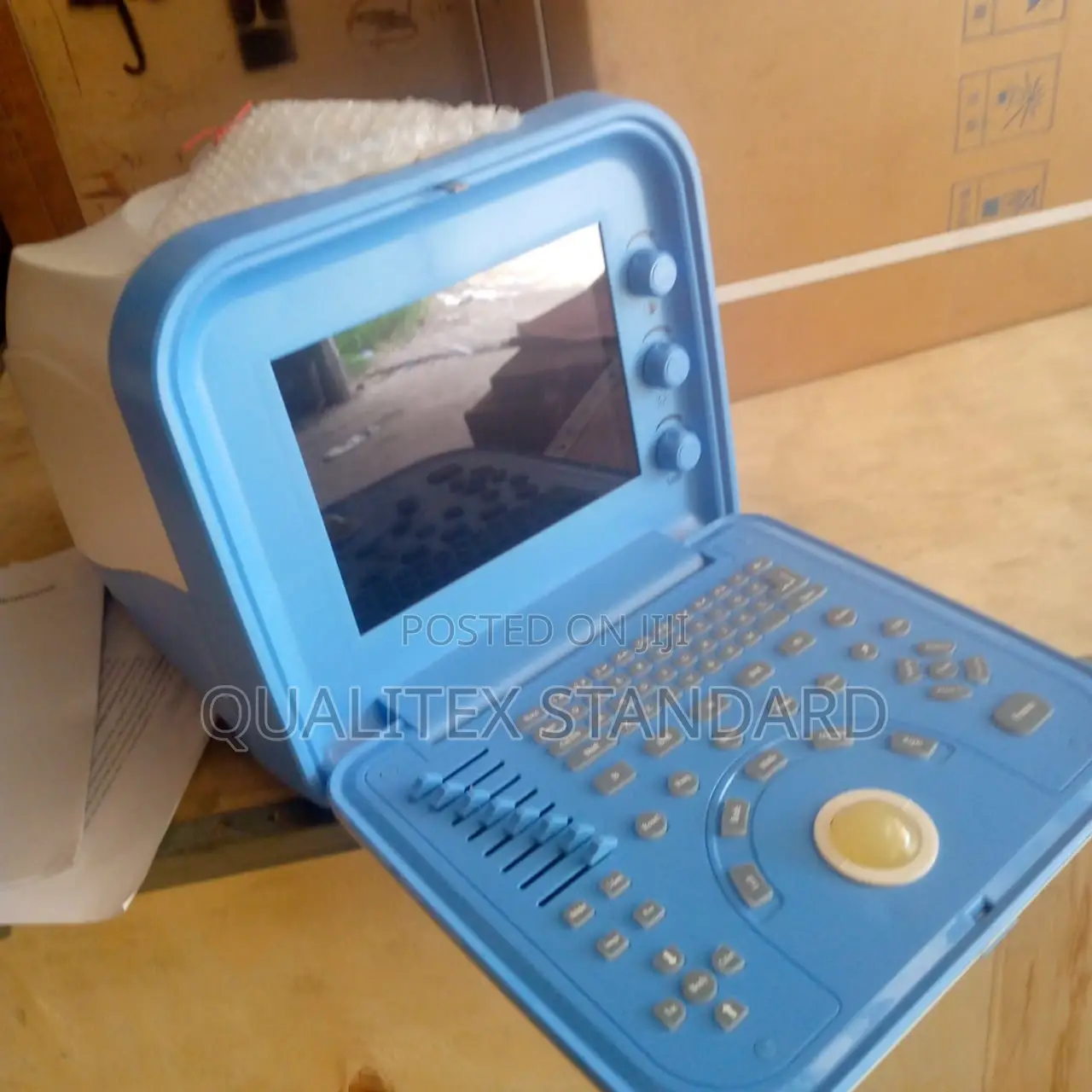 Blue Color High Sensitivity Ultrasound Machine