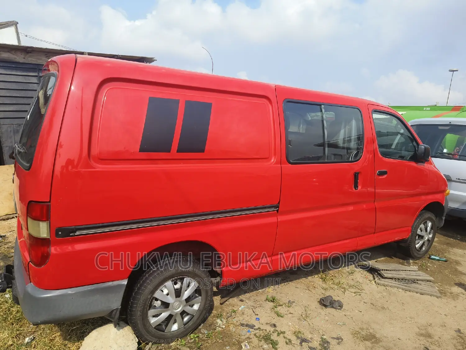 Toyota HiAce 2003 Red
