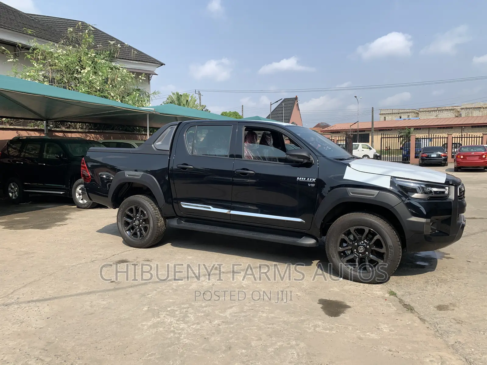 New Toyota Hilux 2022 Black