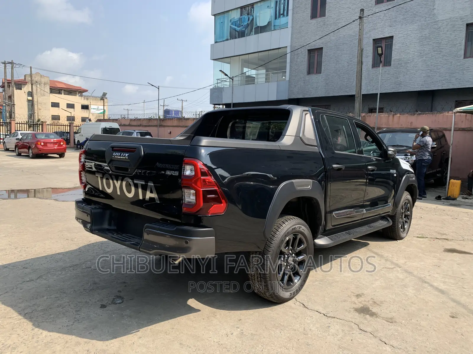New Toyota Hilux 2022 Black
