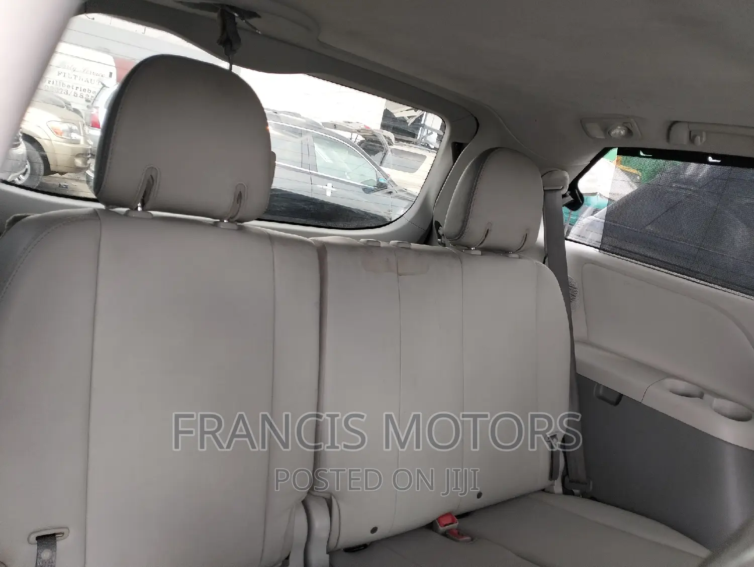Toyota Sienna XLE AWD 7-Passenger 2013 Silver