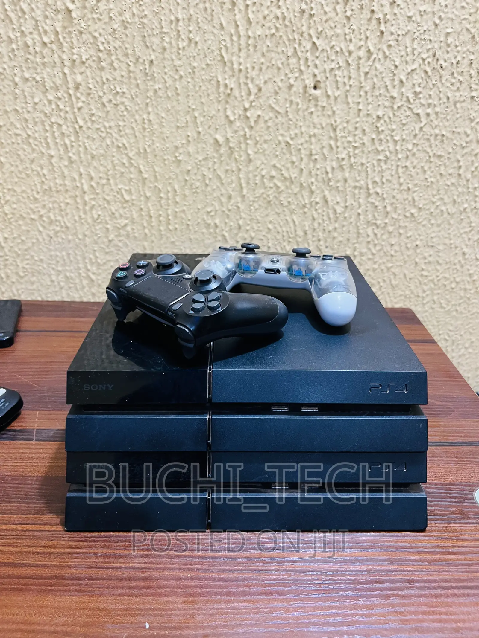 High Version Ps4 Fat for Sale With a Pad and Disc