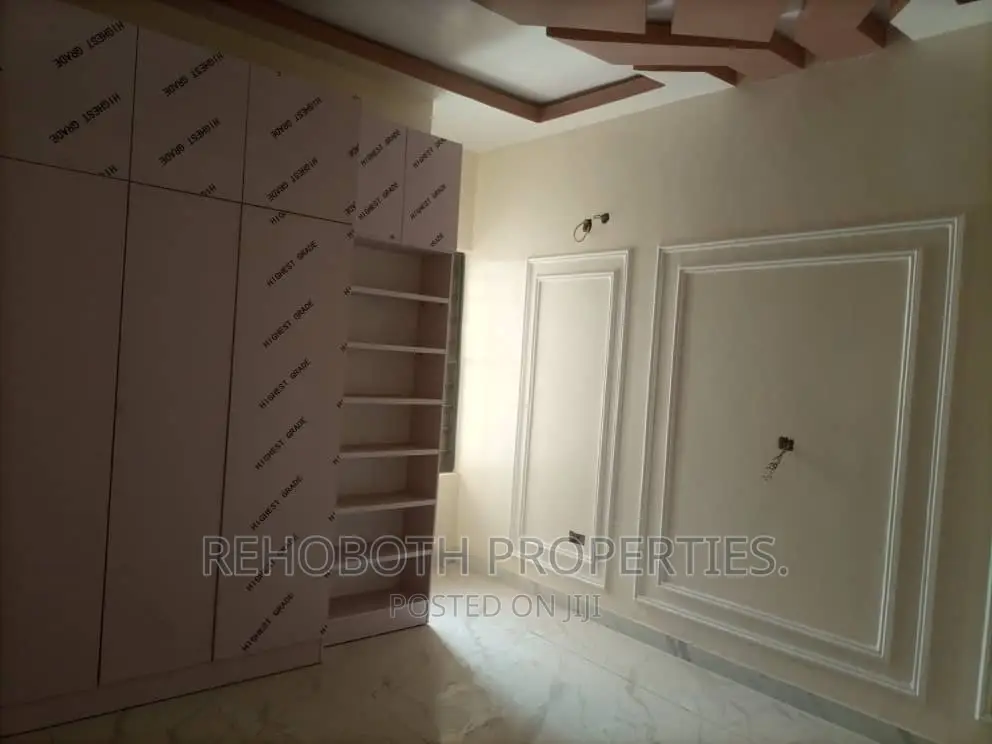 5bdrm Duplex in Elebu, Ibadan for sale