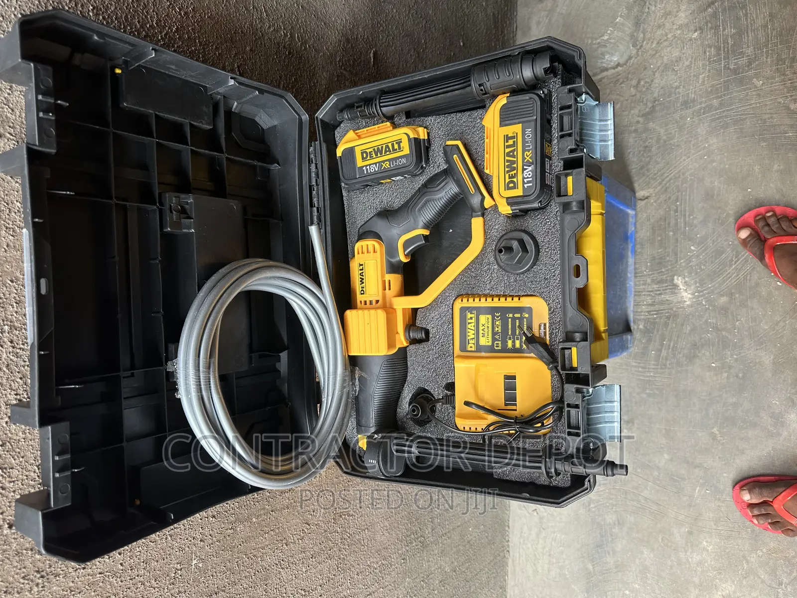 Dewalt Cordless Pressure Washer 118V
