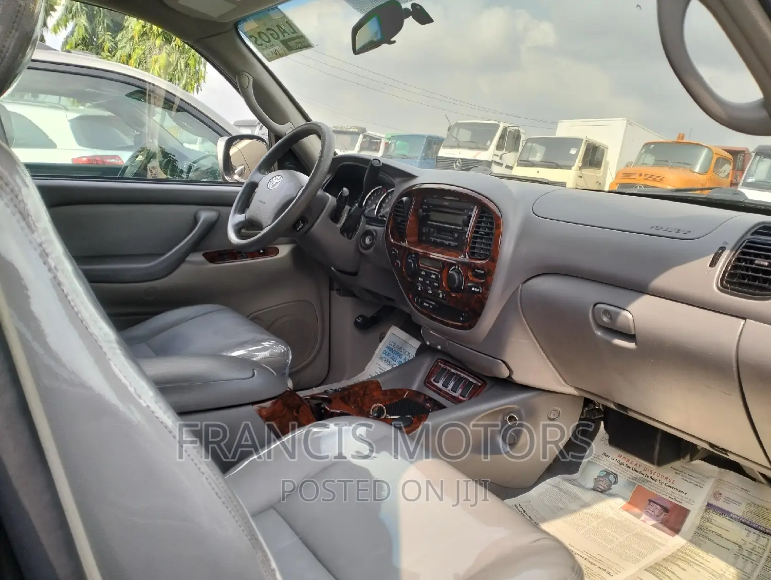 Toyota Sequoia Limited 4dr SUV 4WD (4.7L 8cyl 5A) 2007 Gray