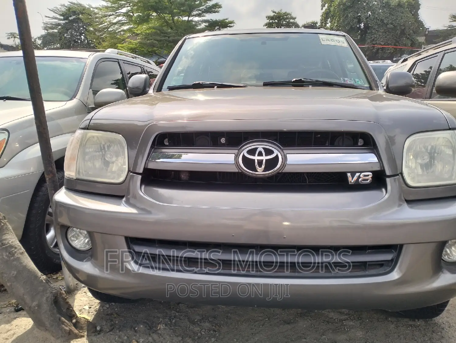 Toyota Sequoia Limited 4dr SUV 4WD (4.7L 8cyl 5A) 2007 Gray