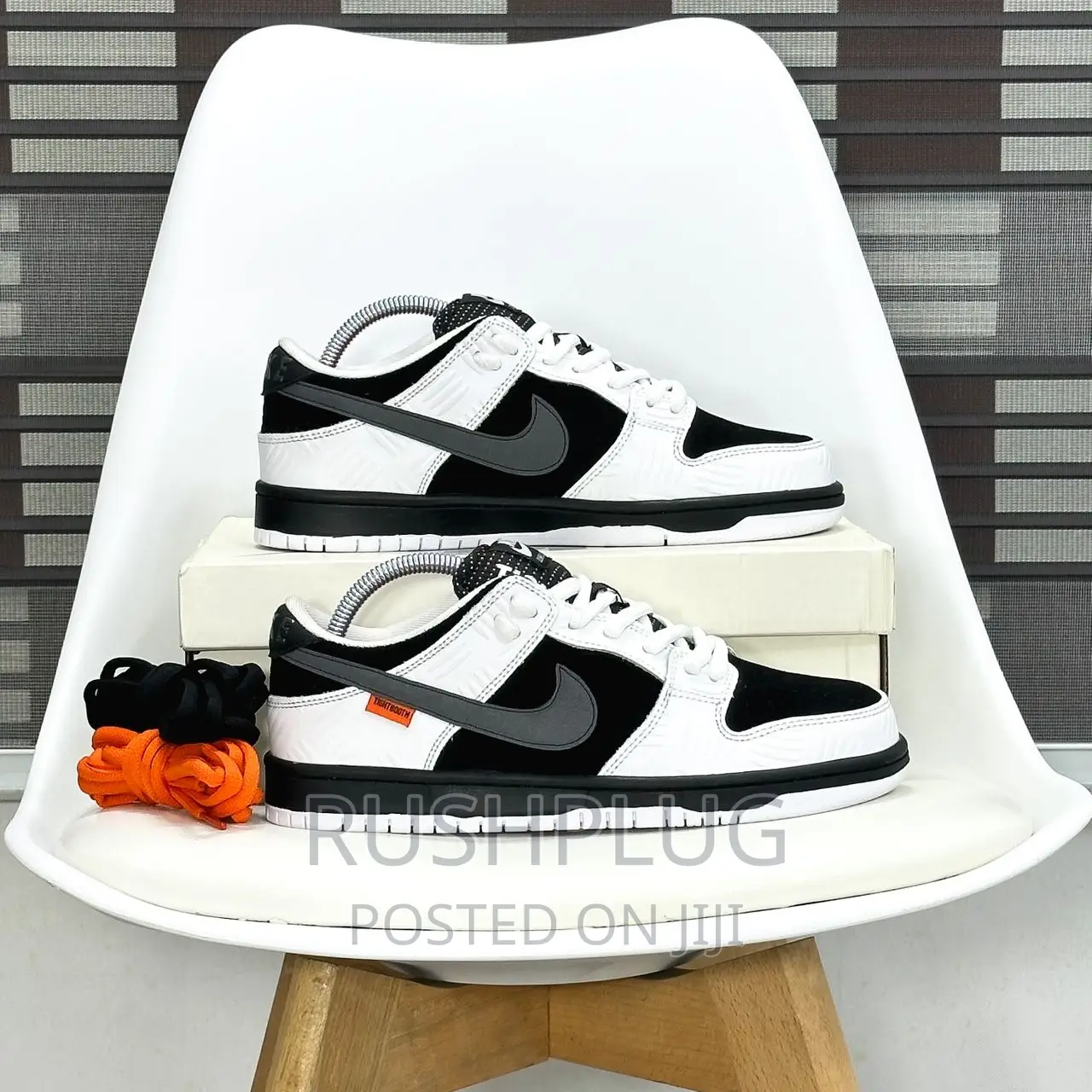 Tight-booth X Nike Sb Dunk Low Pro Sneakers
