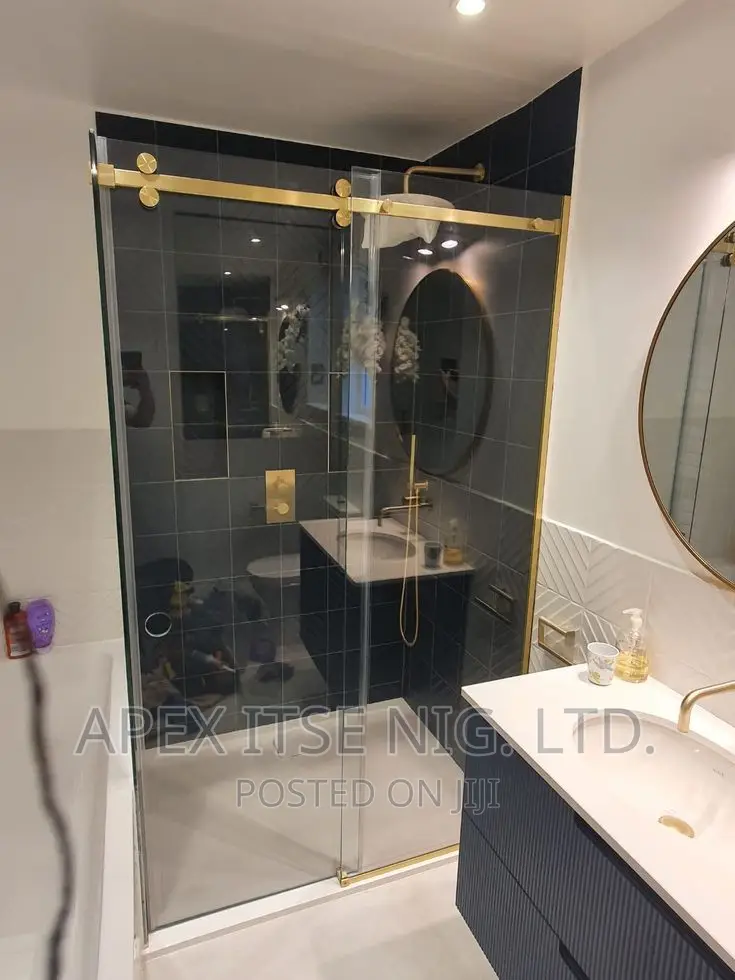 Gold Guard Plain Glass Cubicle