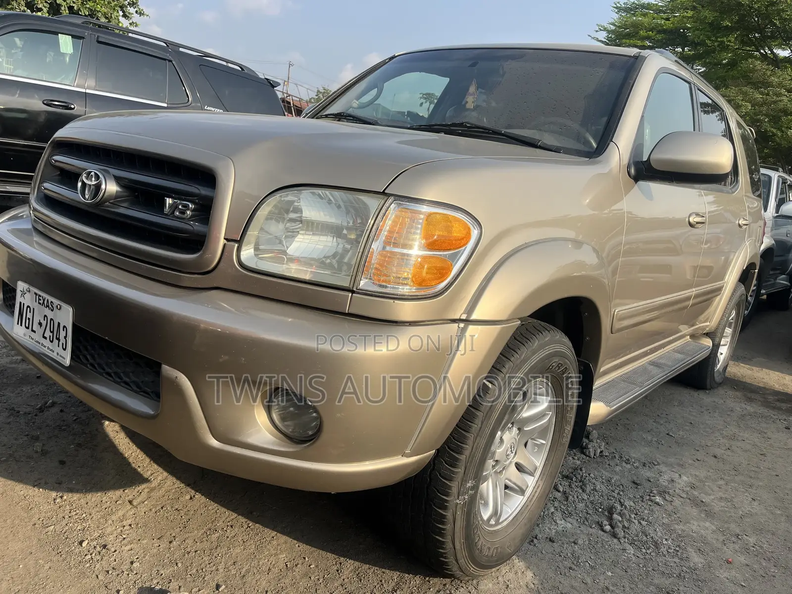 Toyota Sequoia 2004 Gold