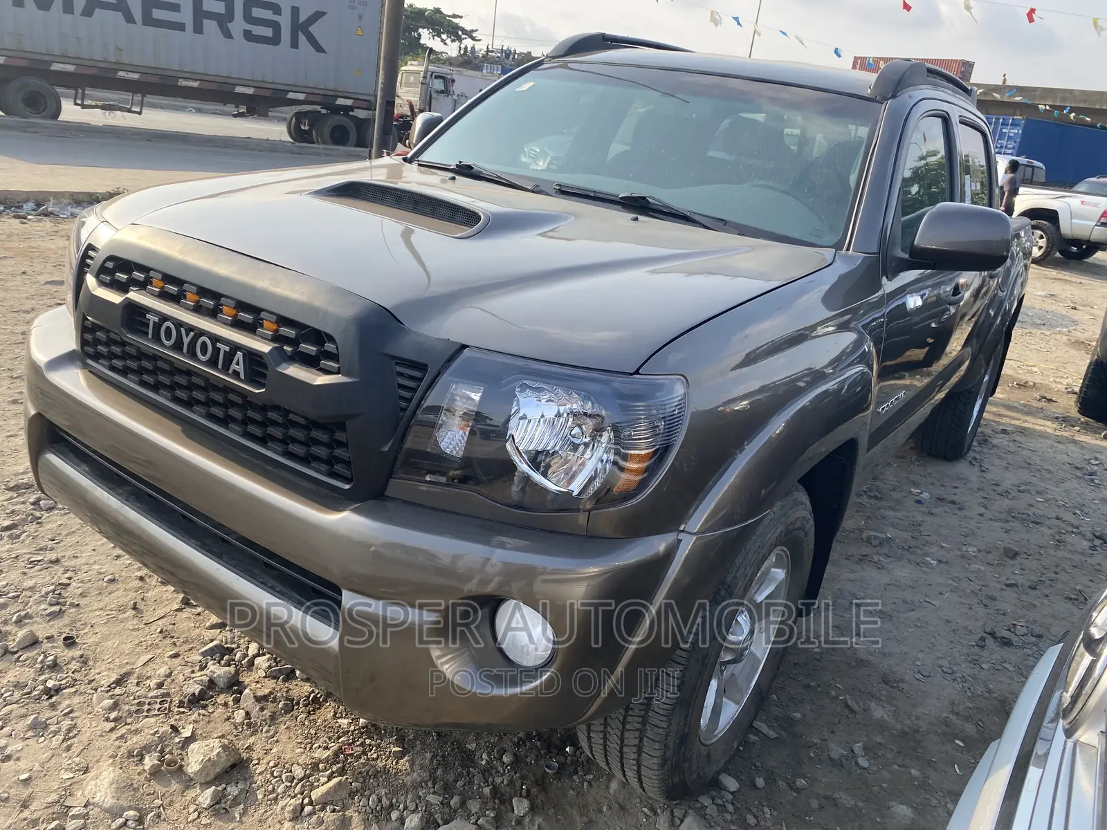 Toyota Tacoma 2011 Gold
