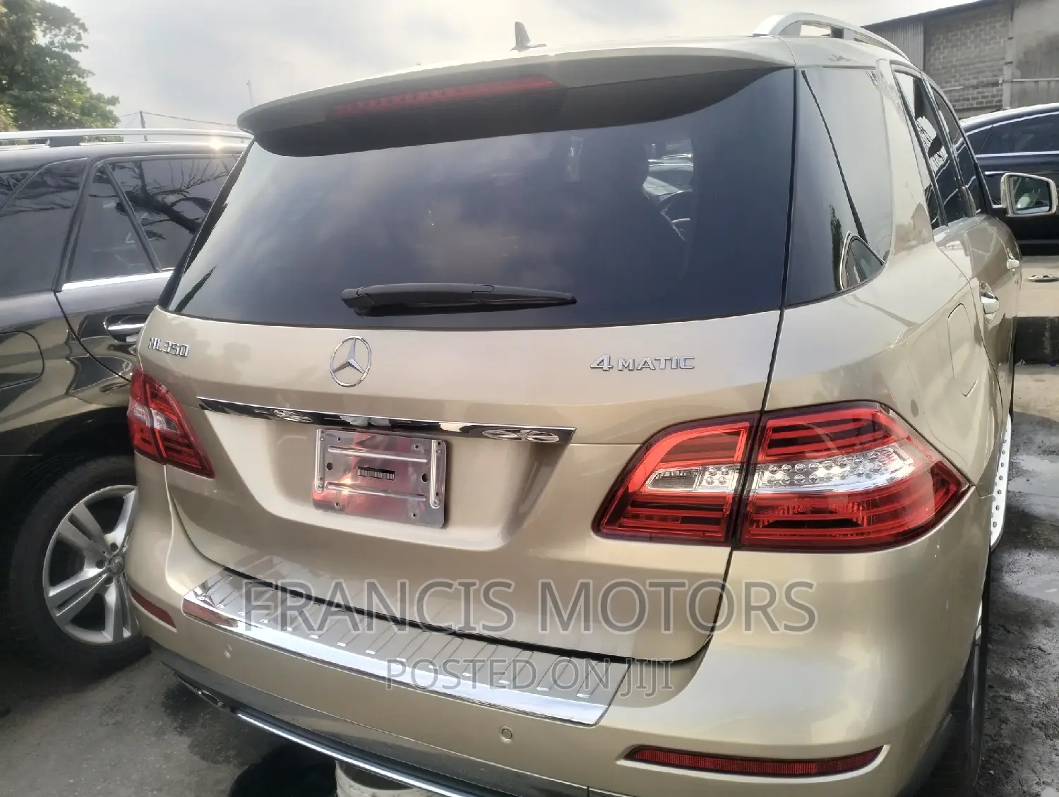Mercedes-Benz 1420 2015 Gold
