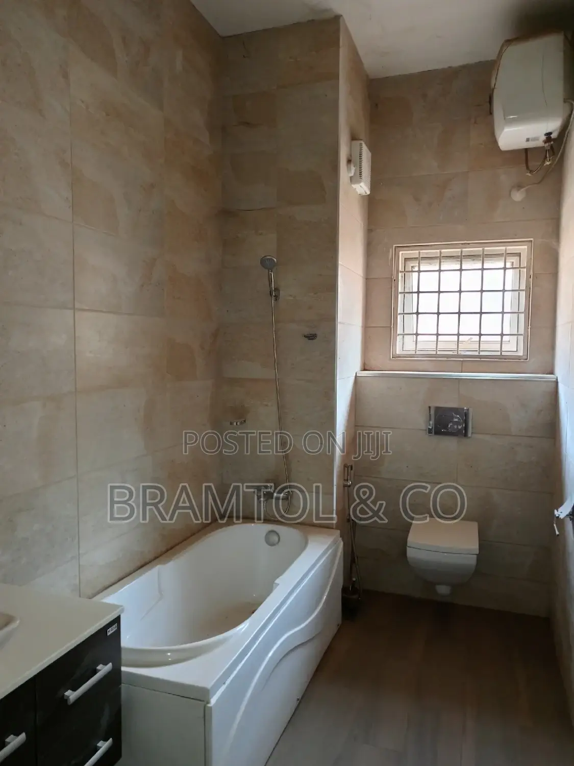 4bdrm Townhouse / Terrace in Durumi for rent