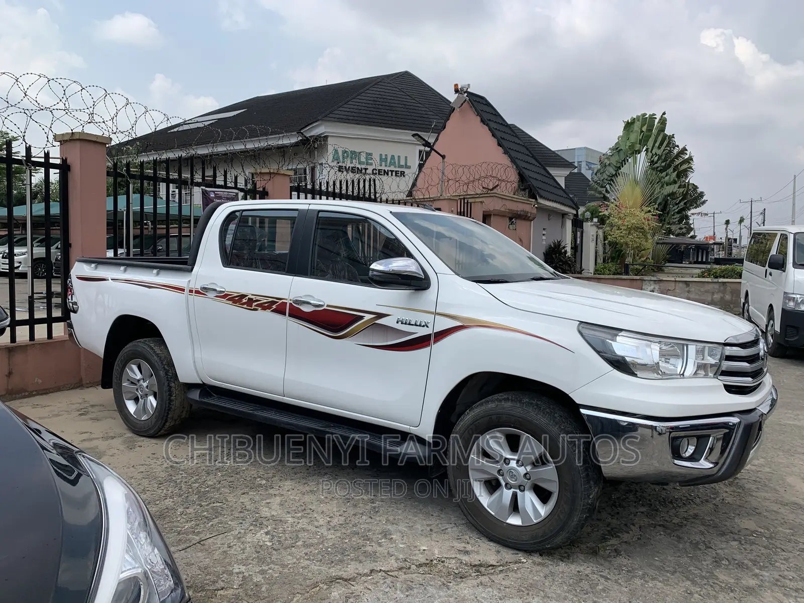 Toyota Hilux SR5 4x4 2019 White
