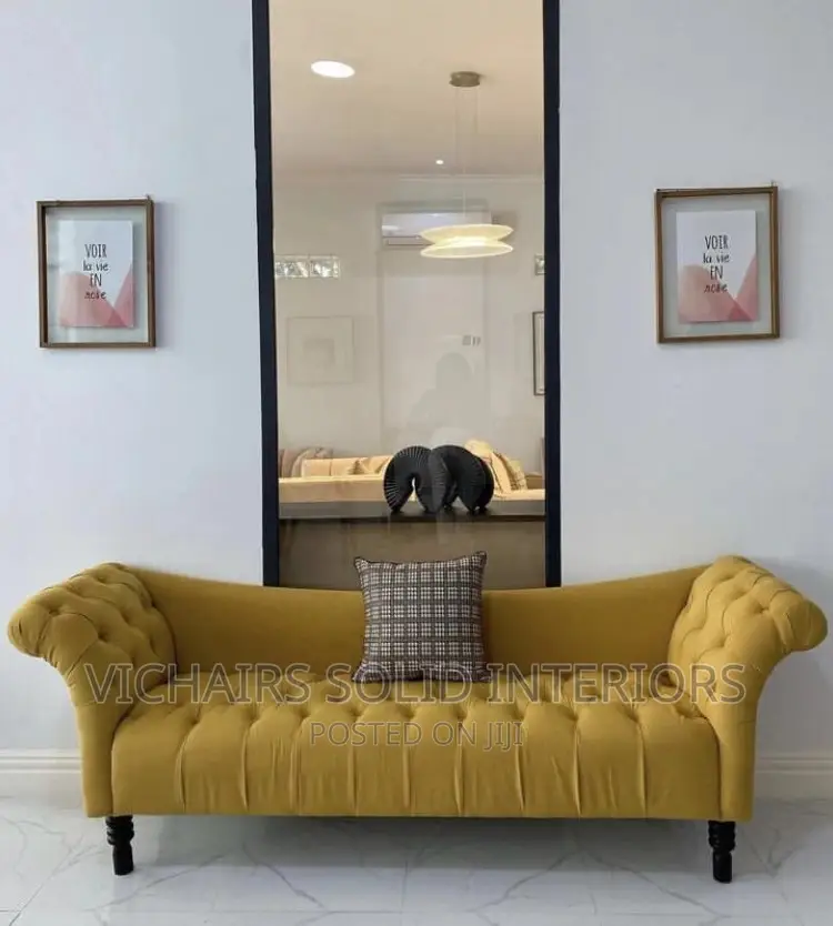 3 Seater Sofa With Chesterfield Design