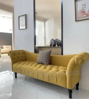 3 Seater Sofa With Chesterfield Design