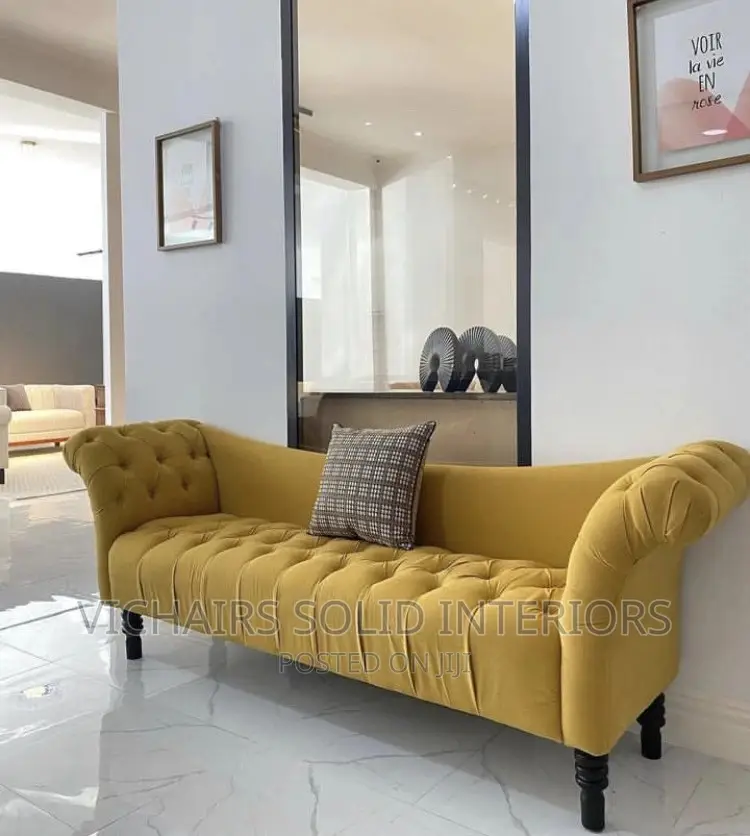 3 Seater Sofa With Chesterfield Design